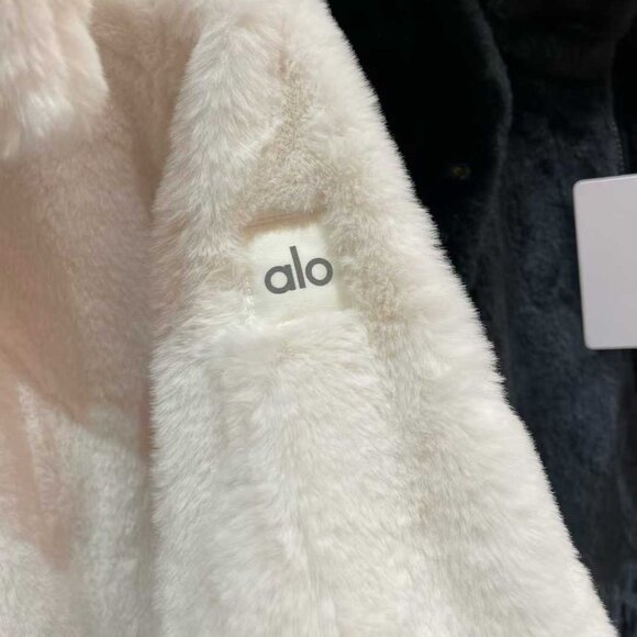 Alo Yoga Foxy Faux Fur Jacket - Picture 5 of 6